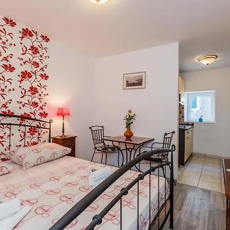 Antonio Apartment *